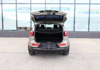 Подержанный автомобиль Kia Sportage 2010 года (19 фото)