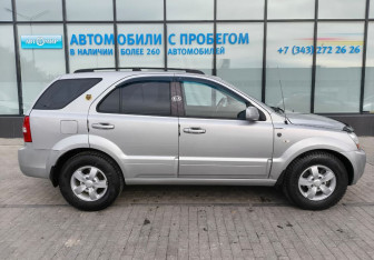 Подержанный автомобиль Kia Sorento 2011 года (6 фото)