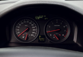 Подержанный автомобиль Volvo V50 2007 года (9 фото)