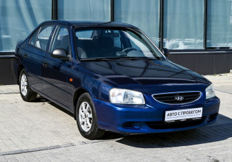 Подержанный автомобиль Hyundai Accent Sedan 2009 года (7 фото)