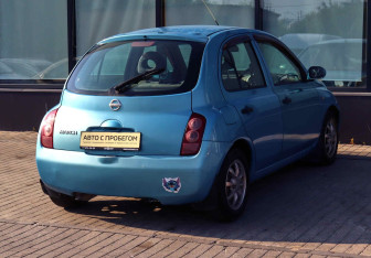 Подержанный автомобиль Nissan March Hatchback 2002 года (5 фото)