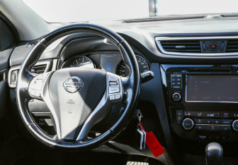 Подержанный автомобиль Nissan Qashqai 2014 года (19 фото)