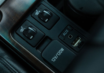 Подержанный автомобиль Toyota Land Cruiser Prado 2010 года (15 фото)