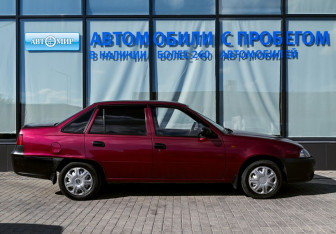 Подержанный автомобиль Daewoo Nexia Sedan 2010 года (6 фото)
