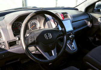 Подержанный автомобиль Honda CR-V 2008 года (16 фото)