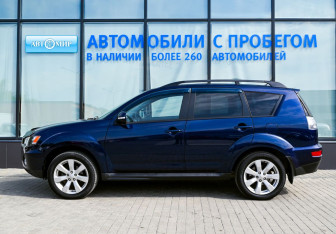 Подержанный автомобиль Mitsubishi Outlander 2012 года (2 фото)