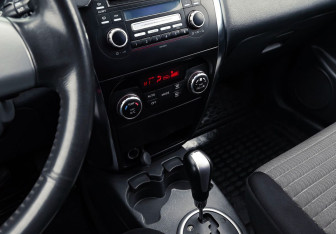 Подержанный автомобиль Suzuki SX4 Hatchback 2010 года (4 фото)