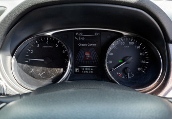 Подержанный автомобиль Nissan X-Trail 2014 года (10 фото)