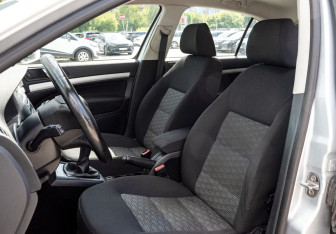 Подержанный автомобиль Skoda Octavia Liftback 2011 года (14 фото)