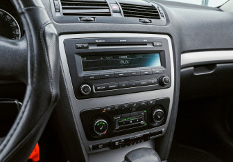 Подержанный автомобиль Skoda Octavia Liftback 2009 года (13 фото)