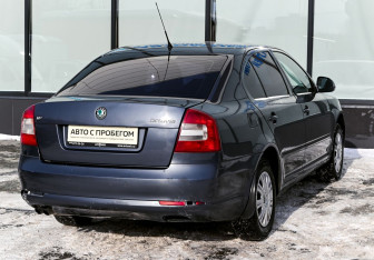 Подержанный автомобиль Skoda Octavia Liftback 2011 года (5 фото)