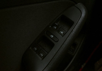 Подержанный автомобиль Volkswagen Jetta Sedan 2013 года (15 фото)