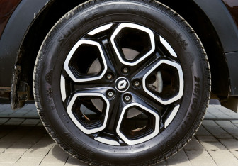 Подержанный автомобиль Renault Kaptur 2020 года (21 фото)