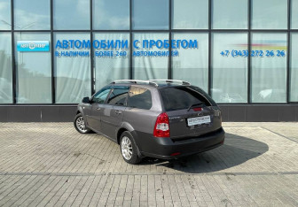 Подержанный автомобиль Chevrolet Lacetti Wagon 2012 года (3 фото)