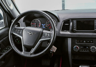 Подержанный автомобиль УАЗ Patriot 2021 года (11 фото)