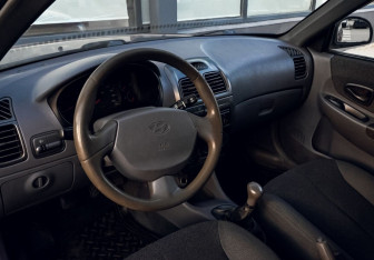 Подержанный автомобиль Hyundai Accent Sedan 2007 года (13 фото)