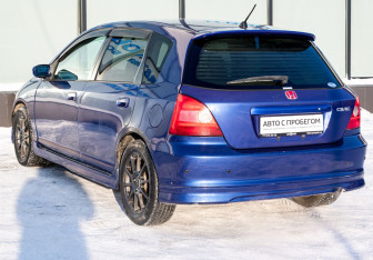 Подержанный автомобиль Honda Civic Hatchback 2003 года (4 фото)