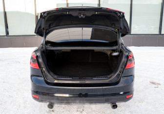 Подержанный автомобиль Ford Focus Sedan 2012 года (21 фото)