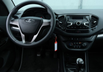 Подержанный автомобиль LADA (ВАЗ) Vesta Sedan 2016 года (10 фото)