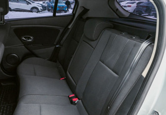 Подержанный автомобиль Renault Megane Hatchback 2012 года (17 фото)