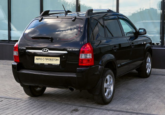 Подержанный автомобиль Hyundai Tucson 2007 года (5 фото)