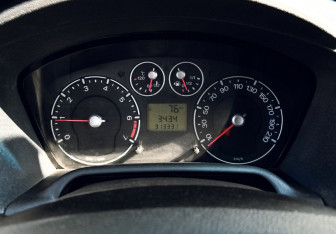 Подержанный автомобиль Ford Fusion 2007 года (9 фото)