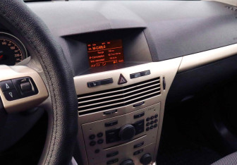 Подержанный автомобиль Opel Astra Wagon 2008 года (11 фото)