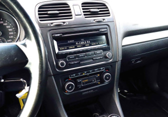 Подержанный автомобиль Volkswagen Golf Hatchback 2012 года (10 фото)