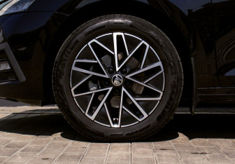 Подержанный автомобиль Skoda Octavia Liftback 2020 года (21 фото)