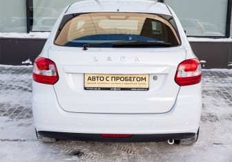 Подержанный автомобиль LADA (ВАЗ) Granta Liftback 2015 года (4 фото)