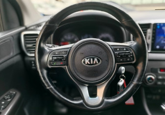 Подержанный автомобиль Kia Sportage 2018 года (12 фото)