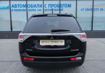 Подержанный автомобиль Mitsubishi Outlander 2013 года (4 фото)