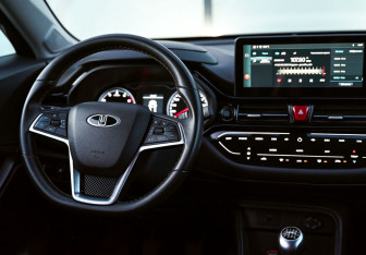 Подержанный автомобиль Москвич 3 2023 года (11 фото)