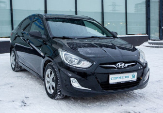Подержанный автомобиль Hyundai Solaris Hatchback 2012 года (7 фото)