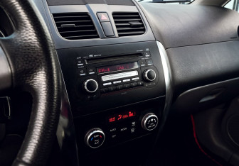 Подержанный автомобиль Suzuki SX4 Hatchback 2011 года (11 фото)
