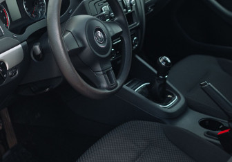 Подержанный автомобиль Volkswagen Jetta Sedan 2012 года (9 фото)