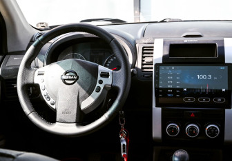 Подержанный автомобиль Nissan X-Trail 2011 года (21 фото)