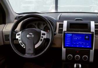 Подержанный автомобиль Nissan X-Trail 2010 года (20 фото)
