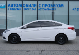 Подержанный автомобиль Hyundai i40 Sedan 2015 года (2 фото)