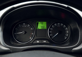 Подержанный автомобиль Skoda Fabia Hatchback 2010 года (9 фото)