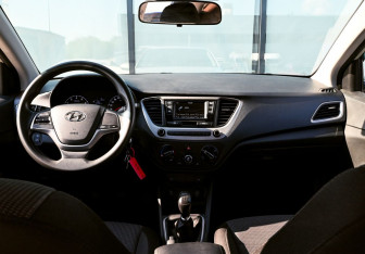 Подержанный автомобиль Hyundai Solaris Sedan 2018 года (18 фото)