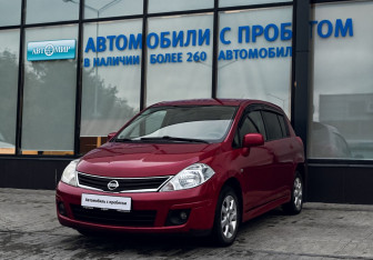 Подержанный автомобиль Nissan Tiida Hatchback 2012 года (1 фото)