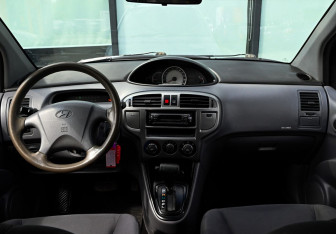 Подержанный автомобиль Hyundai Matrix 2004 года (17 фото)