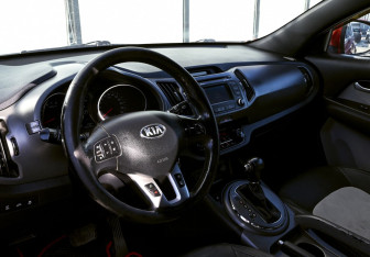 Подержанный автомобиль Kia Sportage 2014 года (13 фото)
