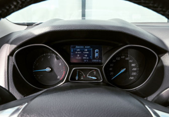Подержанный автомобиль Ford Focus Hatchback 2011 года (9 фото)