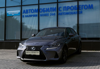 Подержанный автомобиль Lexus IS Sedan 2018 года (1 фото)