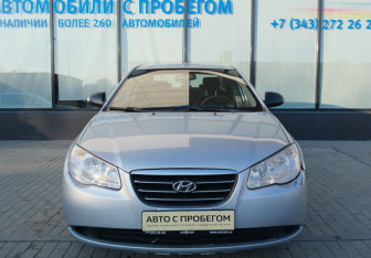 Подержанный автомобиль Hyundai Elantra Sedan 2007 года (8 фото)