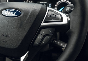 Подержанный автомобиль Ford Mondeo Sedan 2016 года (12 фото)