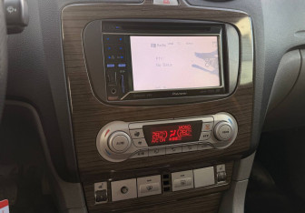 Подержанный автомобиль Ford Focus Sedan 2008 года (13 фото)