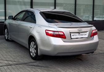 Подержанный автомобиль Toyota Camry Sedan 2008 года (3 фото)